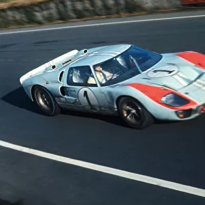 Le Mans 24 Hours: Ken Miles / Denny Hulme Ford GT40 Mk II, 2nd place