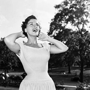 American singer Kay Starr at the Dochester Hotel. August 1953 D5108-001