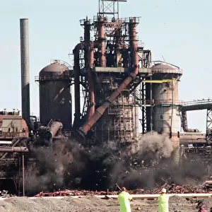 Demolition of Cleveland Iron No 4 blast furnace at BSC Cleveland Works. 10th April 1994