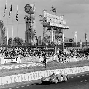 The Ferrari 365 P2 driven by David Piper and Jo Bonnier during the Le Mans 24 hour