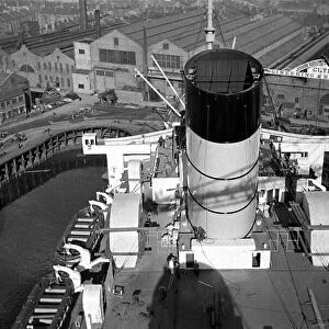 The ocean liner Queen Mary berthed at Clydebank docks circa 1938