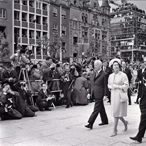 Queen Elizabeth 2nd visits Bonn University in Germany - January 1965
