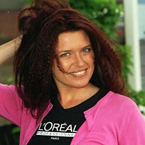 Tina Hobley Coronation Street actress has a May 1998 new hair colour who is
