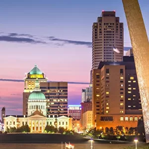 St. Louis, Missouri, USA downtown cityscape with the old courthouse at dusk