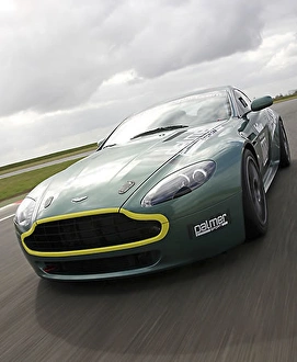 Aston Martin Vantage N24