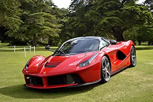 <b class=qtipBold><figcaption>Ferrari LaFerrari, 2015, Red</figcaption></b><br>Ferrari LaFerrari 2015 Red<br><em>© www.carphoto.co.uk</em> Ferrari LaFerrari, 2015, Red