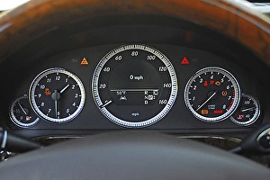 Mercedes-Benz E550 Saloon