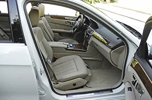 Mercedes-Benz E550 Saloon