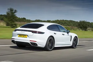 PorscheP anamera 4 E-Hybrid 2017 White PorscheP anamera 4 E-Hybrid 2017 White
